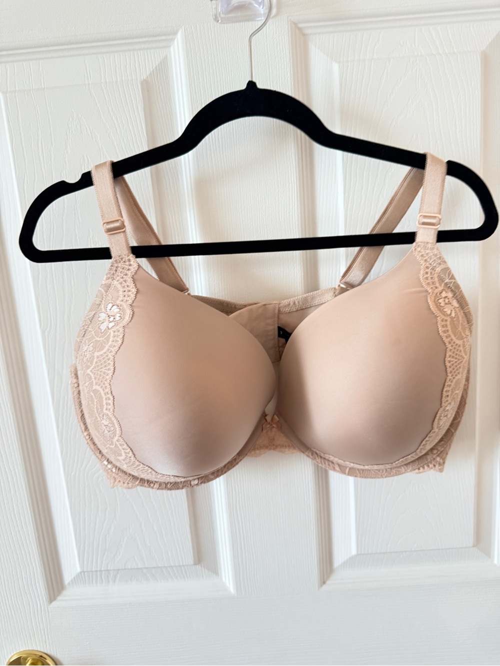 Smooth Lace-Trim Nude T-Shirt Bra — Light Beige